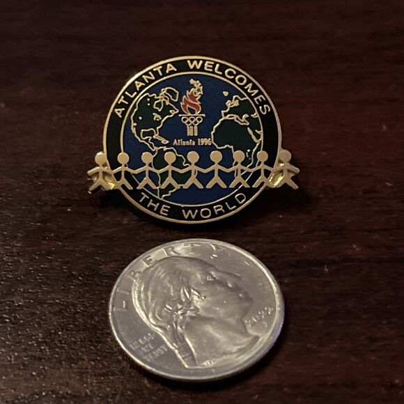 1996 Atlanta‎ Olympics Welcomes The World Lapel Hat Pin - Picture 2 of 3
